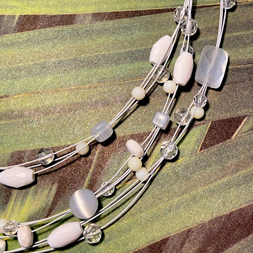 AVON 2007 MULTISTRAND NECKLACE & Earrings Set Beaded White Cat Eye Minimalist
